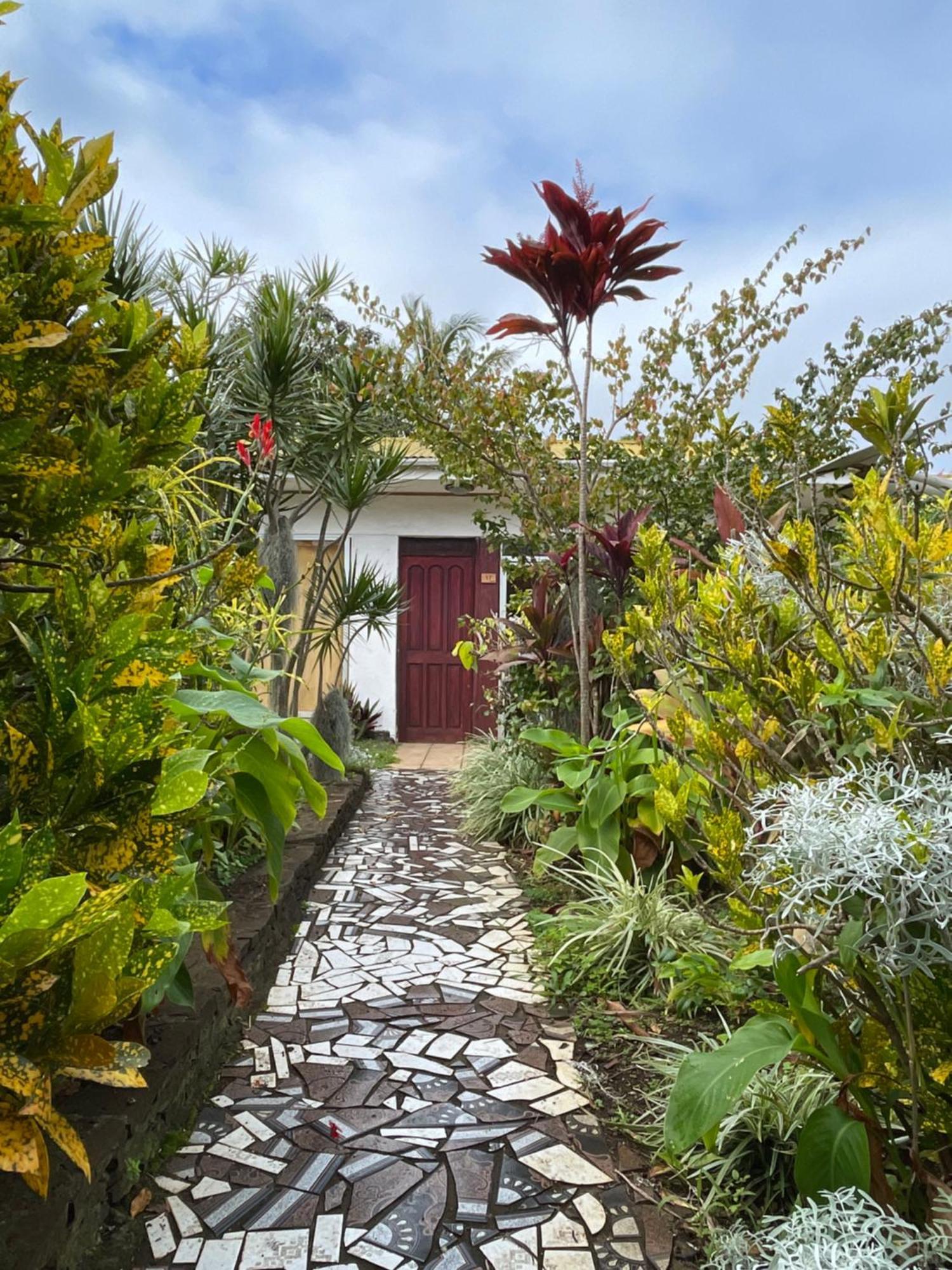Hotel Chez Maria Goretti Hanga Roa Exterior photo